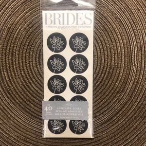 Brides Adhesive Seals Black & White Flowers